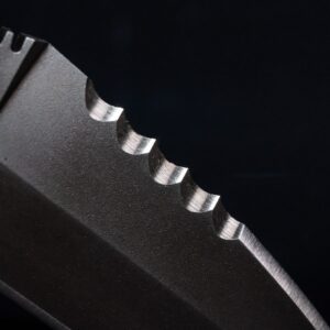 dynamis revere blade with serrated edge