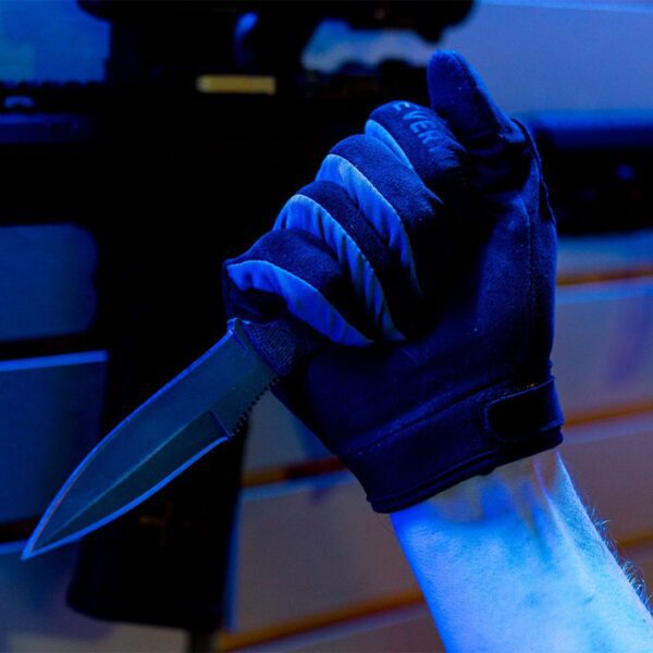 GAUNTLET GLOVES with blade