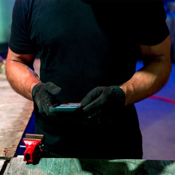 GAUNTLET GLOVES PRECISION SHOOTER on mobile phone