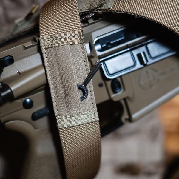 TAN NO LOGO LOPRO BELT UNIFORM hidden key